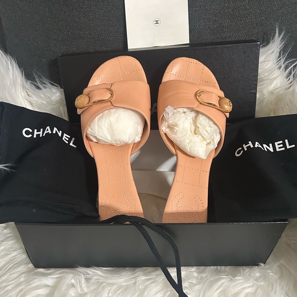 Chanel Vintage Leather and Wood Slides in Peach Color-size 7.5 - Picture 14 of 15